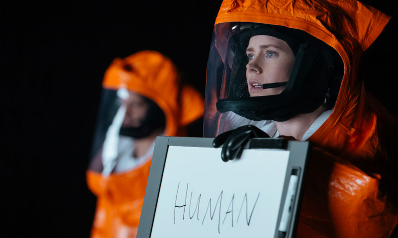 Illustration for article titled How Arrival Turned Linguistics Into One of the Most Gripping Dramas of the Year